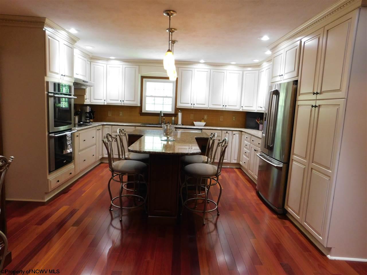 979 Country Club Road Clarksburg, WV 26301 - Photo 4 of 28 Gallery Image 4