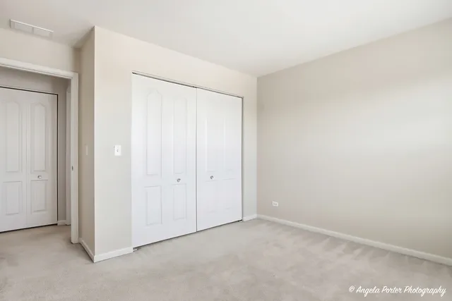 $2,400 | 228 Station Park Circle, Grayslake, IL 60030