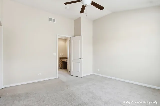 $2,400 | 228 Station Park Circle, Grayslake, IL 60030