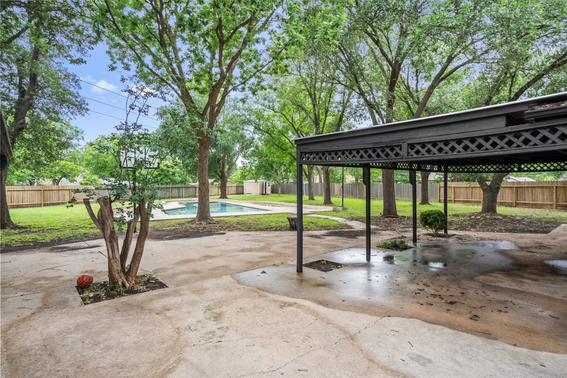 4101 Briar Cliff Road Temple, TX 76502 - Photo 36 of 40 a view of a backyard with a patio