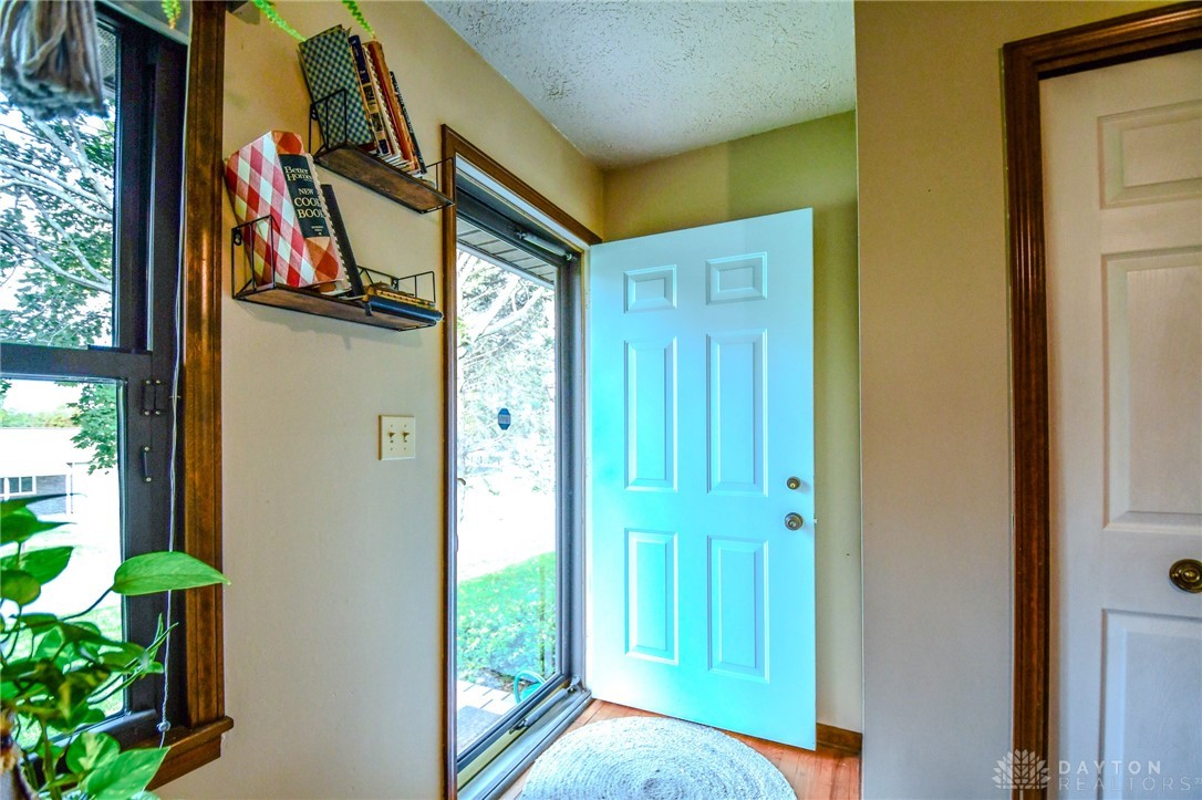 1380 Obie Street Riverside, OH 45432 - Photo 4 of 44