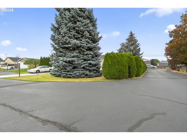 $299,000 | 1620 Northeast 6th Street, Redmond, OR 97756