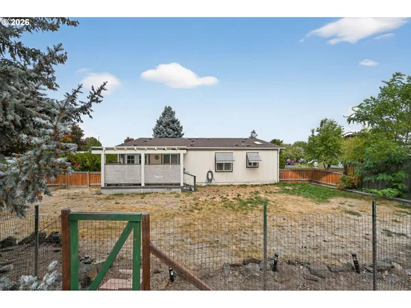 $299,000 | 1620 Northeast 6th Street, Redmond, OR 97756