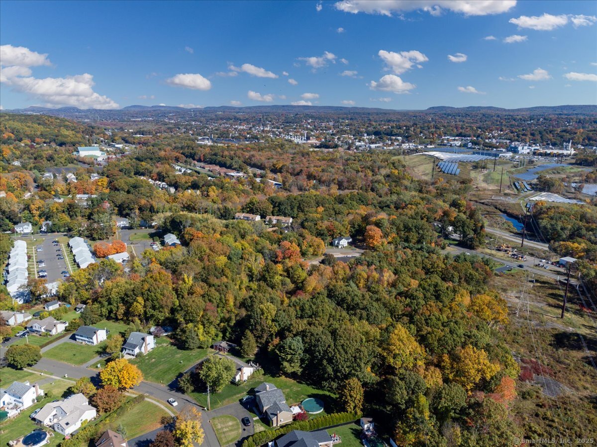 36 R Nod Brook Road Wallingford, CT 06492 - Photo 5 of 13