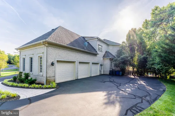 $30,000 | 860 Nicholas Run Drive, Great Falls, VA 22066