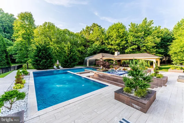 $30,000 | 860 Nicholas Run Drive, Great Falls, VA 22066