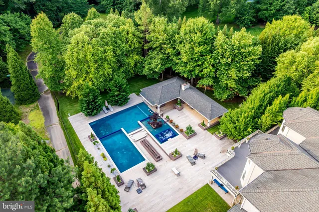 $30,000 | 860 Nicholas Run Drive, Great Falls, VA 22066