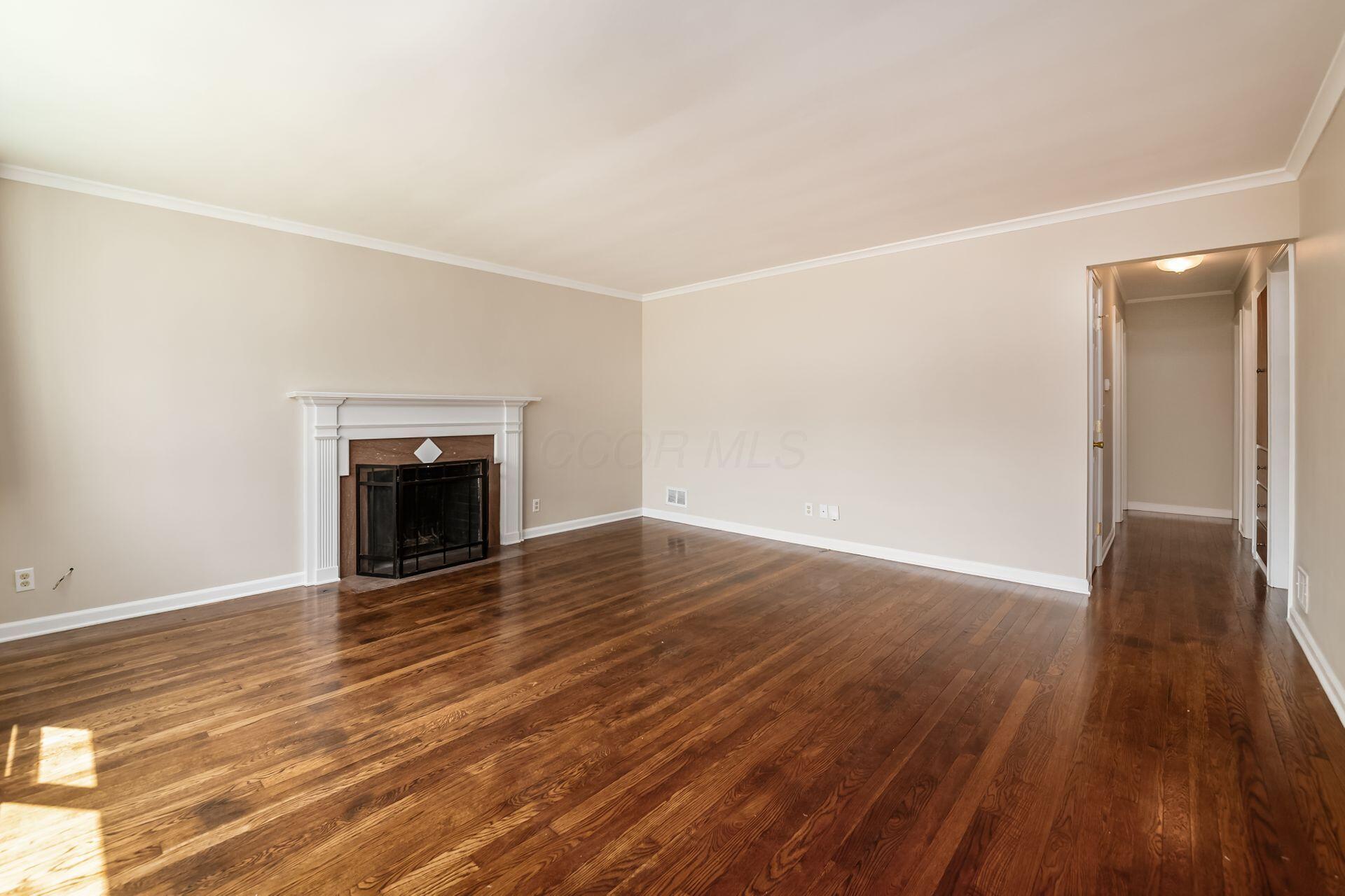 2810 Wellesley Road Columbus, OH 43209 - Photo 5 of 44 004_70_L 2810 Wellesley Rd013