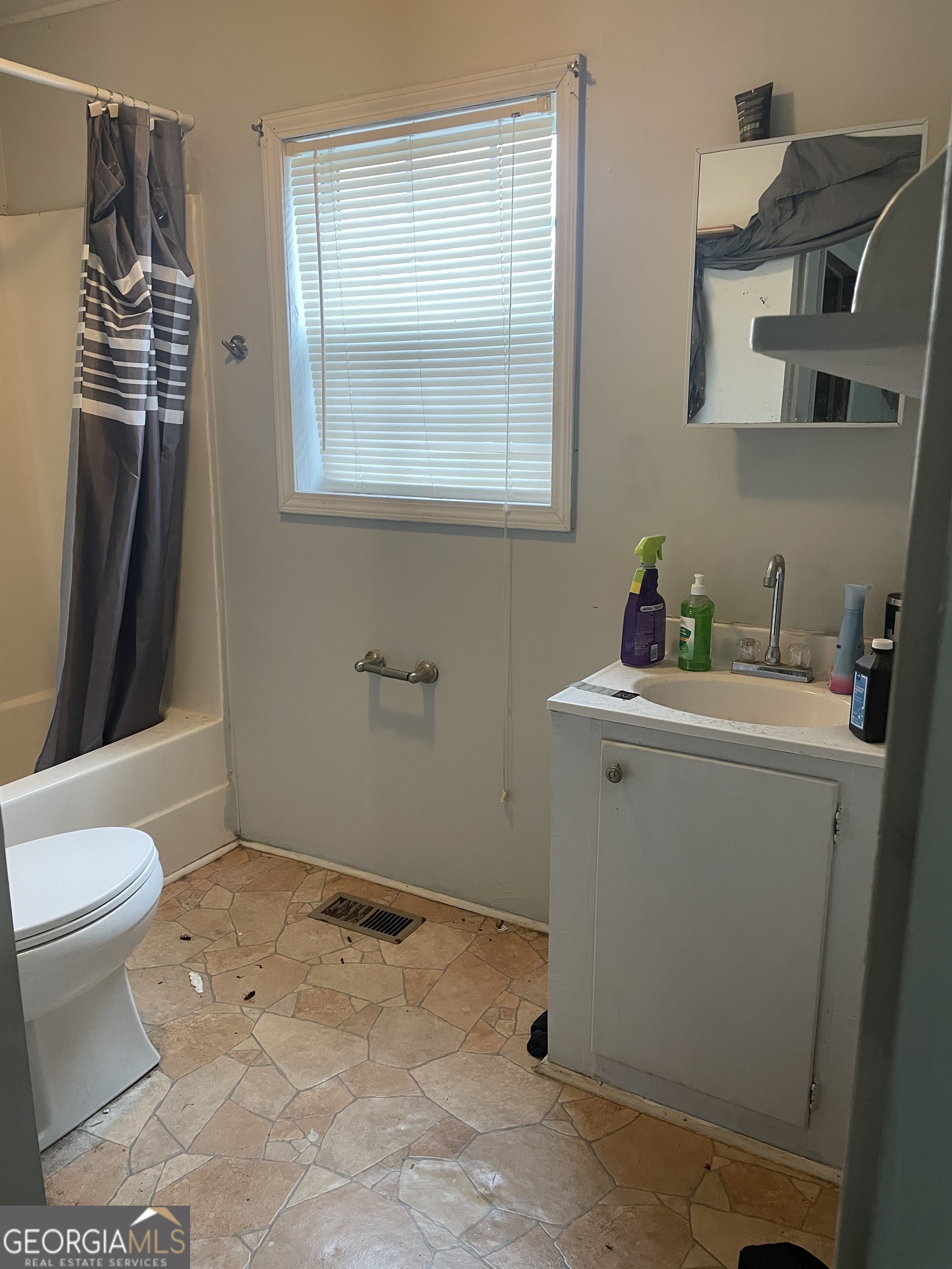 124 Harper Street Jackson, GA 30233 - Photo 15 of 32