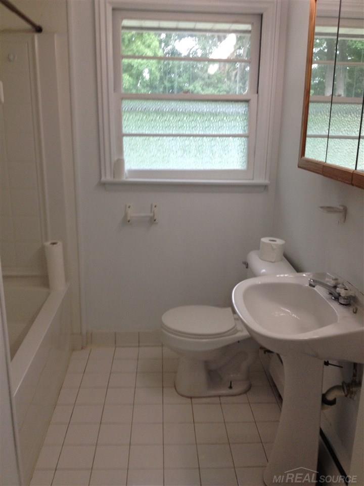 44480 Heydenreich Road Clinton Township, MI 48038 - Photo 8 of 15