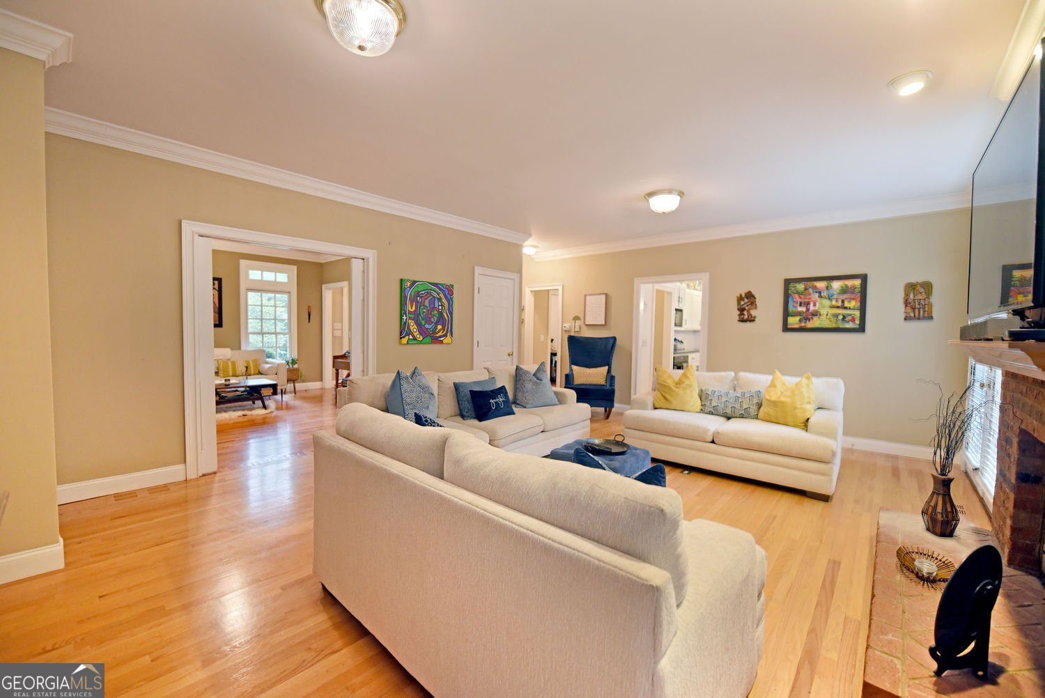 919 Deer Chase Toccoa, GA 30577 - Photo 11 of 62 a living room with furniture and a wooden floor