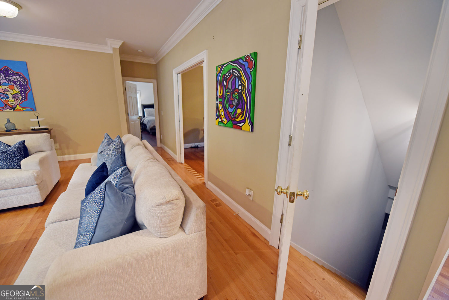 919 Deer Chase Toccoa, GA 30577 - Photo 20 of 62 a view of hallway with furniture and a couch