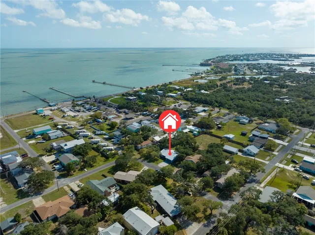 $399,000 | 302 Fulton Avenue, Rockport, TX 78382