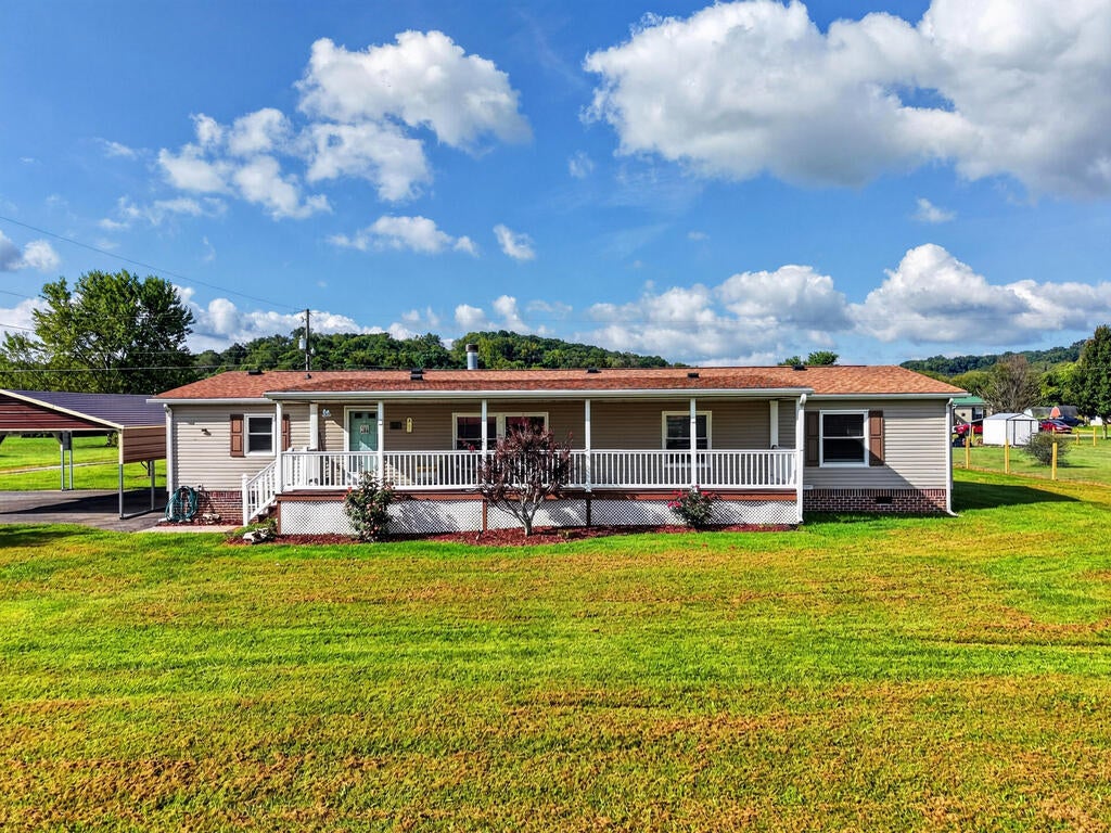 3687 Ivanhoe Road Ivanhoe, VA 24350 - Photo 3 of 81 Gallery Image 3