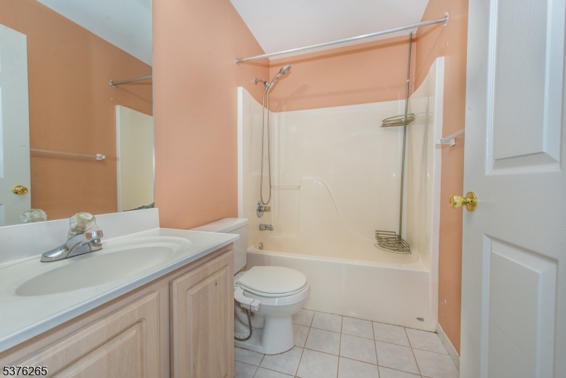 4 Parkside Court Wayne, NJ 07470 - Photo 11 of 18