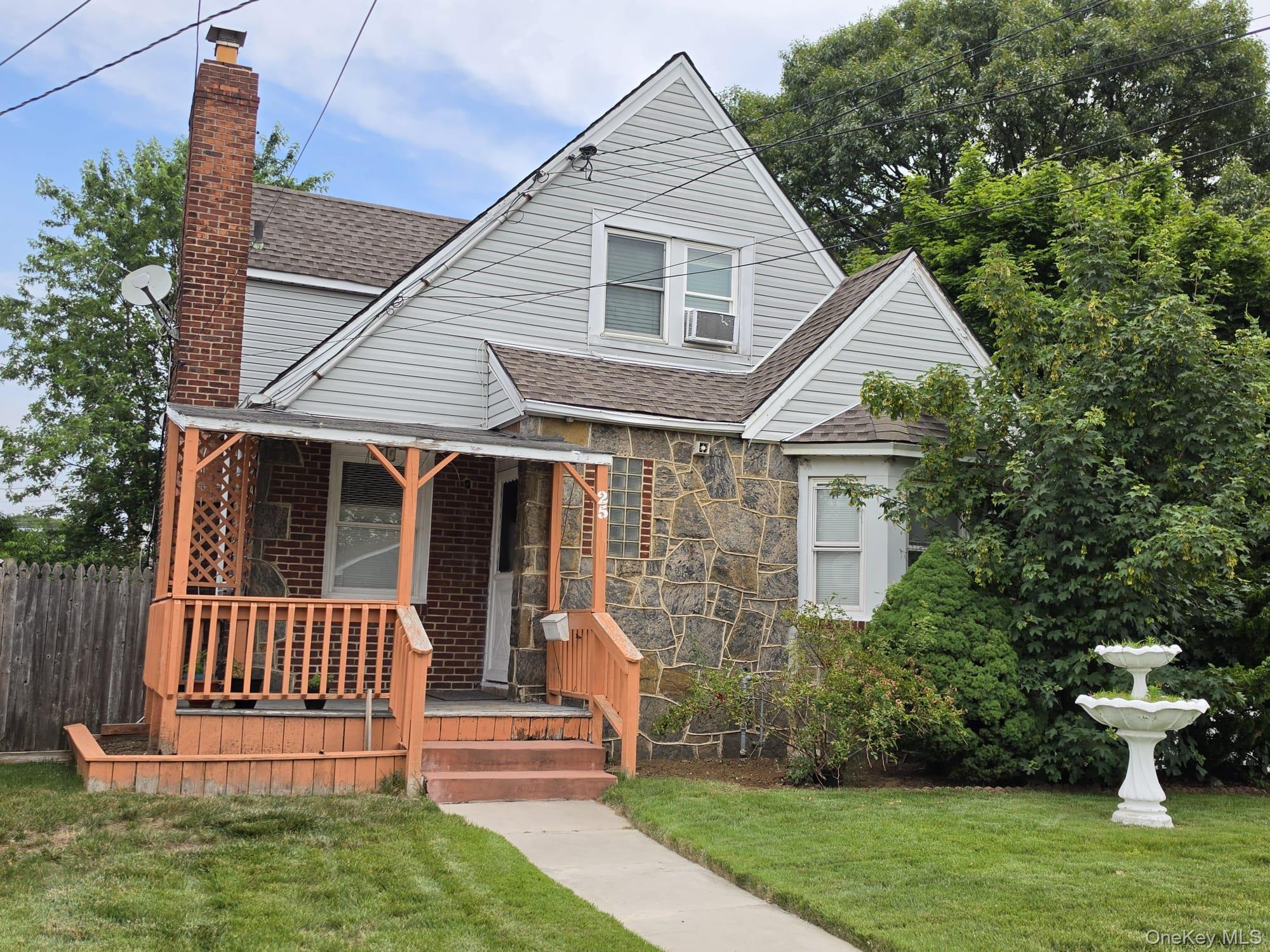 25 Gold Street Valley Stream, NY 11580 - Photo 1 of 3