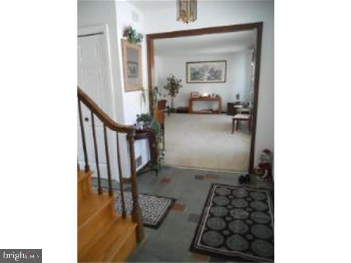 9 Kenwick Road Hockessin, DE 19707 - Photo 8 of 16 Foyer