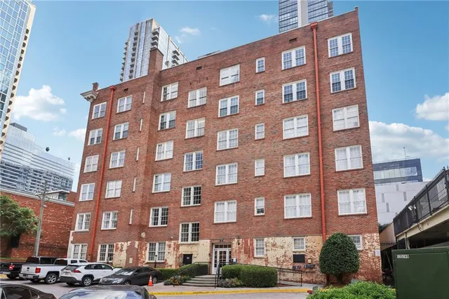 $235,000 | 800 Peachtree Street Northeast, Unit 1520, Atlanta, GA 30308