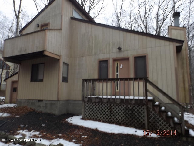 833 Canterbury Road Bushkill, PA 18324 - Photo 2 of 9 a view of a back yard