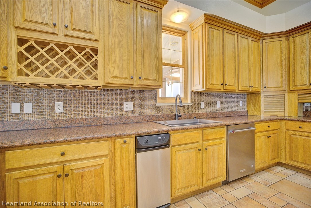 5226 Magnolia Place Sebring, FL 33872 - Photo 9 of 49