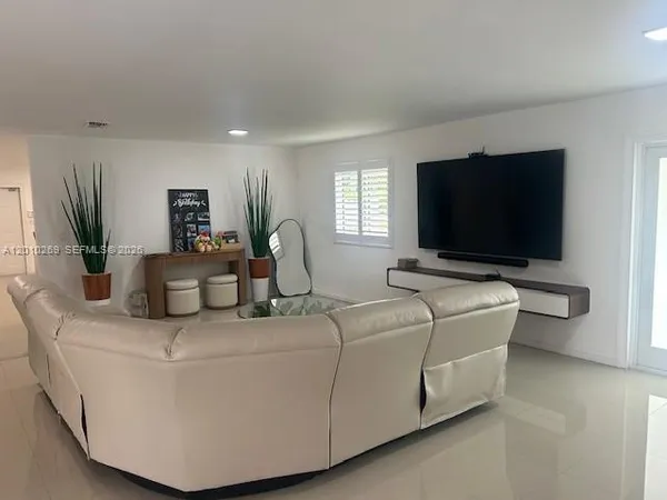 $11,000 | 9540 Southwest 68th Street, Miami, FL 33173