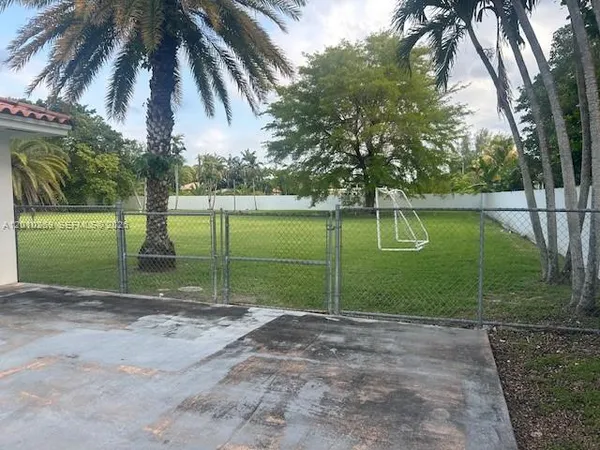 $11,000 | 9540 Southwest 68th Street, Miami, FL 33173