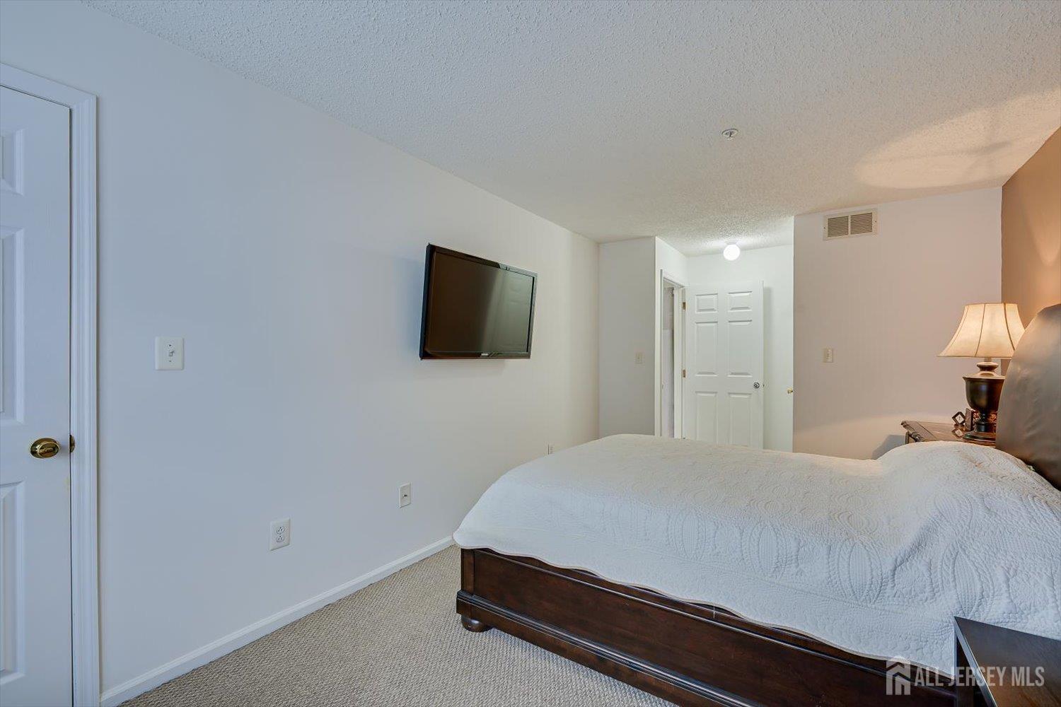 150 Prestwick Way Edison, NJ 08820 - Photo 17 of 23