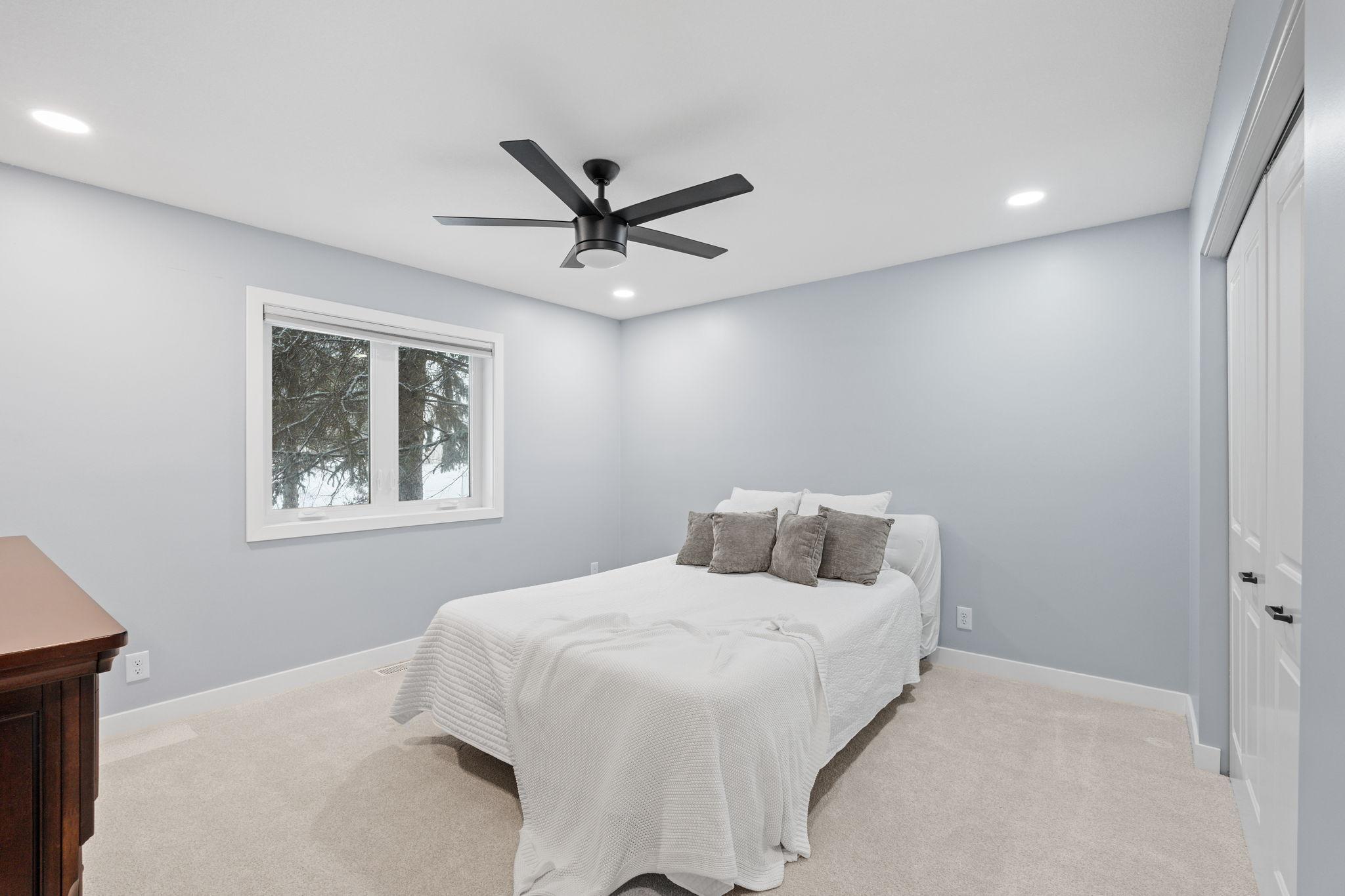 2129 Arkwright Street Maplewood, MN 55117 - Photo 15 of 47