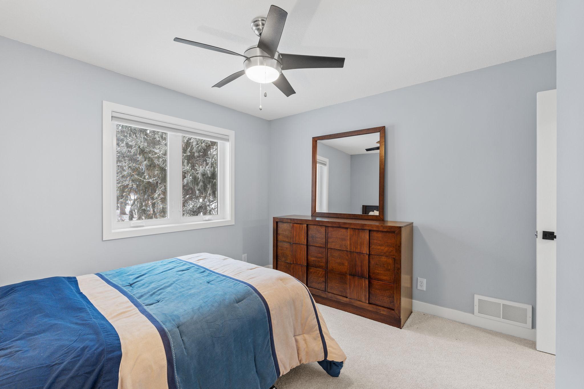 2129 Arkwright Street Maplewood, MN 55117 - Photo 18 of 47