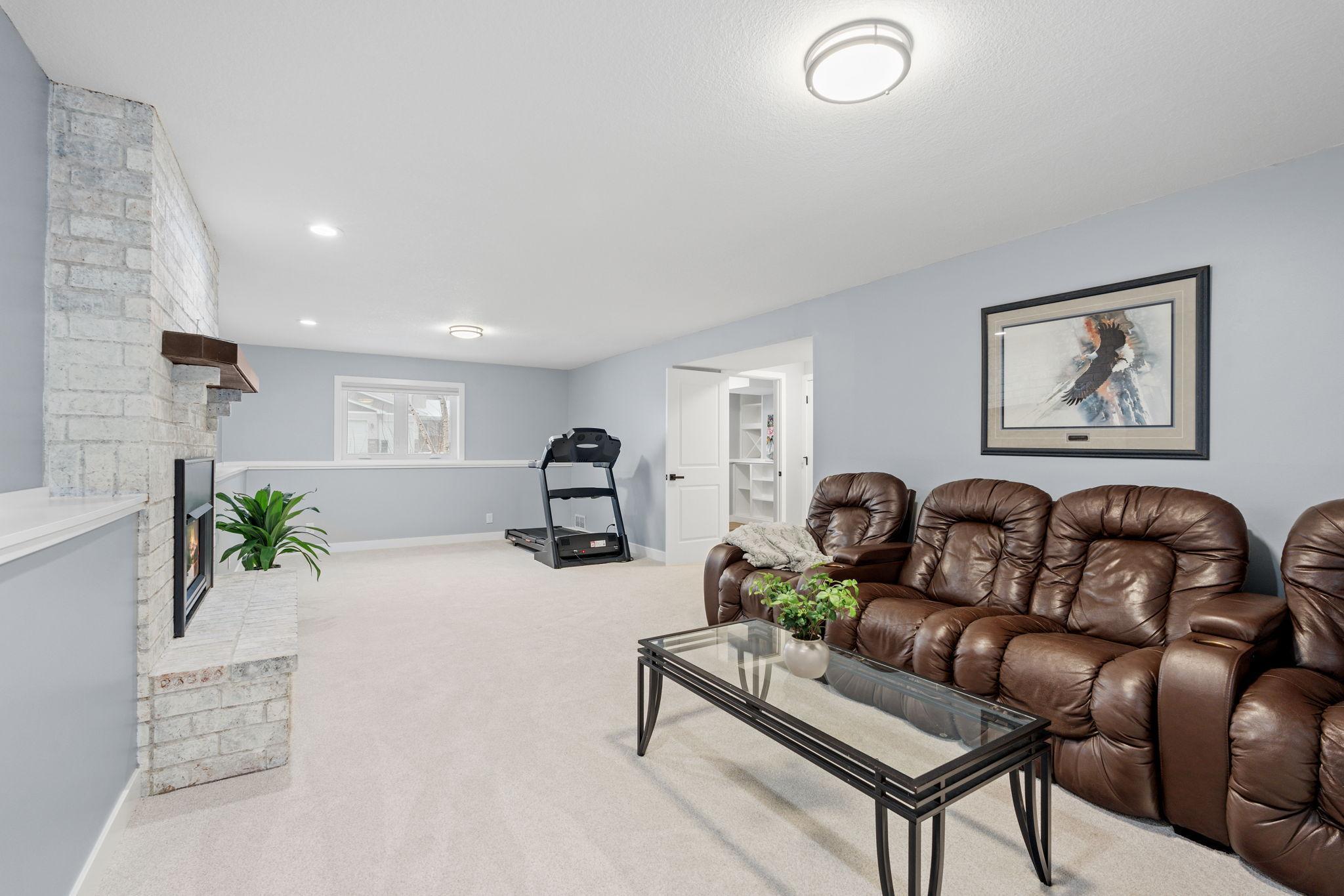 2129 Arkwright Street Maplewood, MN 55117 - Photo 23 of 47