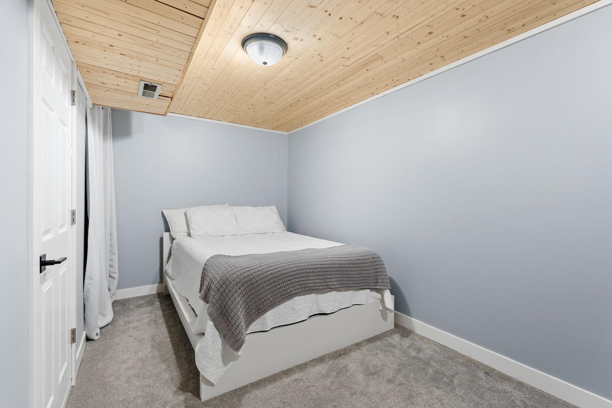 2129 Arkwright Street Maplewood, MN 55117 - Photo 29 of 47