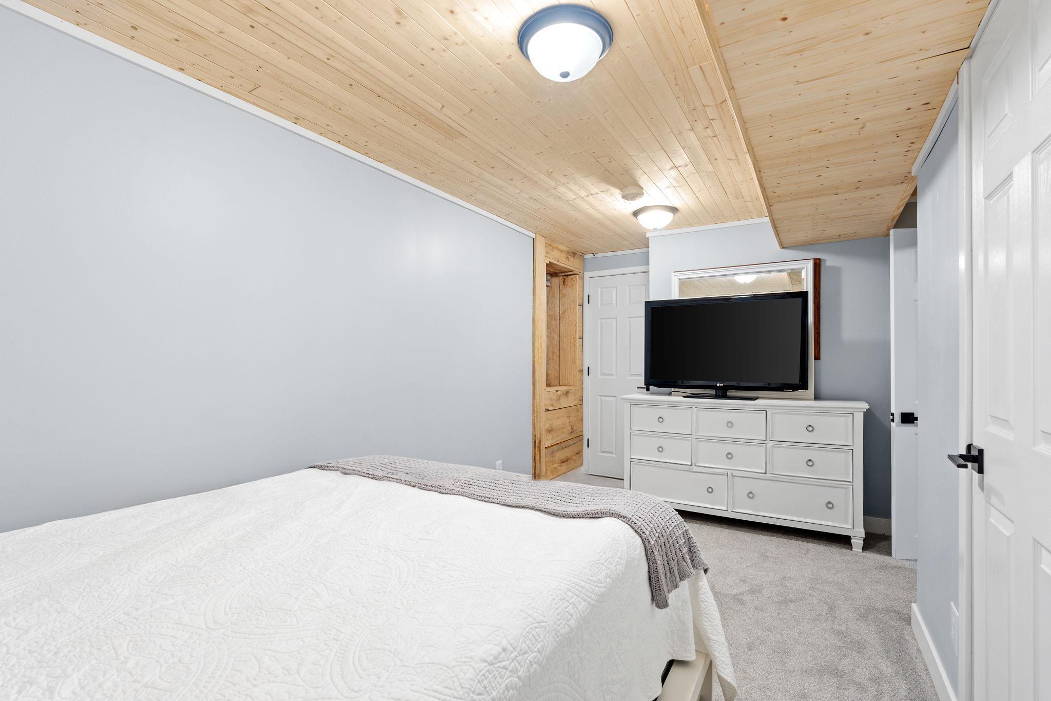 2129 Arkwright Street Maplewood, MN 55117 - Photo 30 of 47