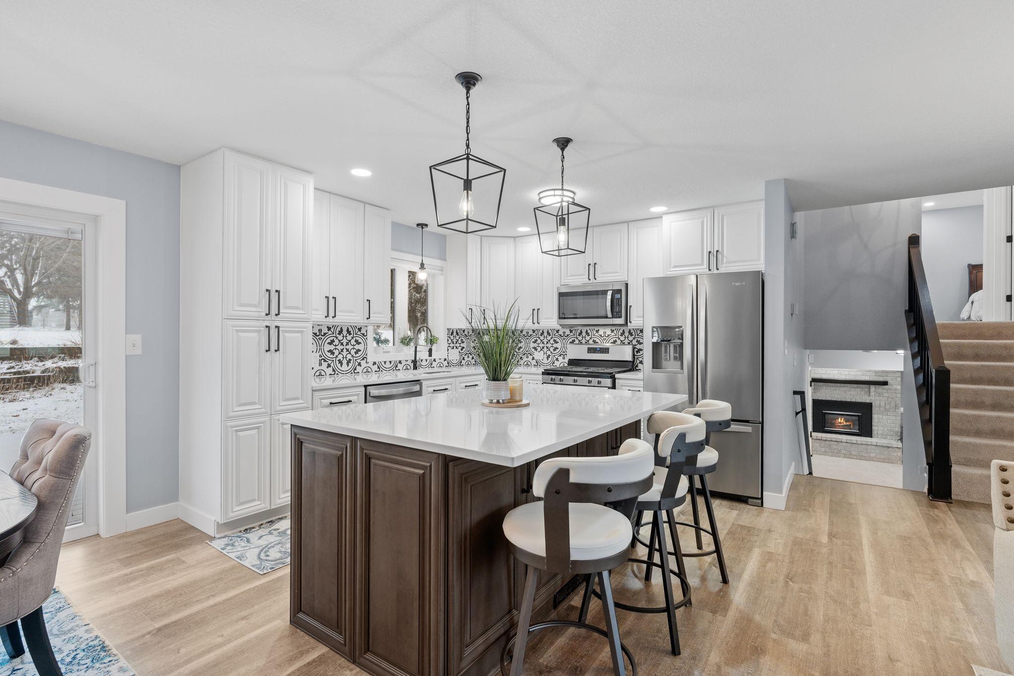 2129 Arkwright Street Maplewood, MN 55117 - Photo 5 of 47