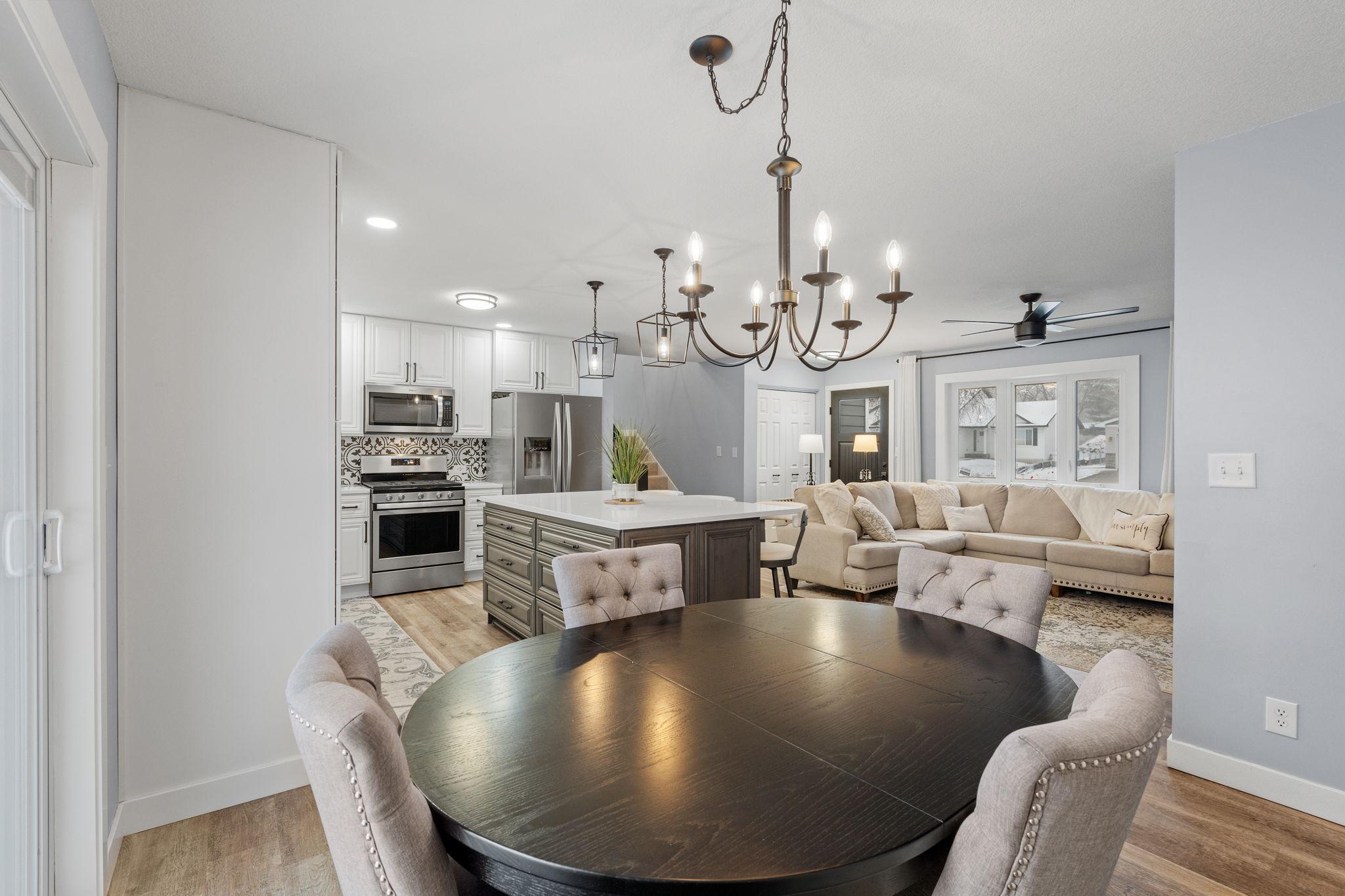 2129 Arkwright Street Maplewood, MN 55117 - Photo 8 of 47