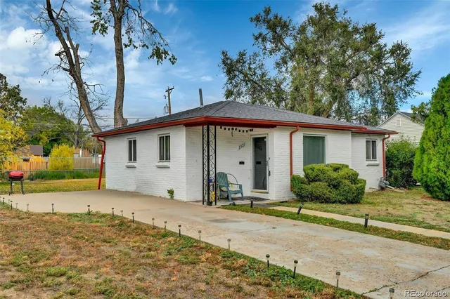 $389,950 | 2921 Jasmine Street, Denver, CO 80207