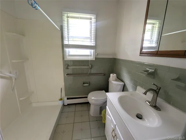 $325,000 | 6 Crawford Street, Pine Bush, NY 12566