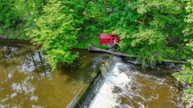 $325,000 | 6 Crawford Street, Pine Bush, NY 12566