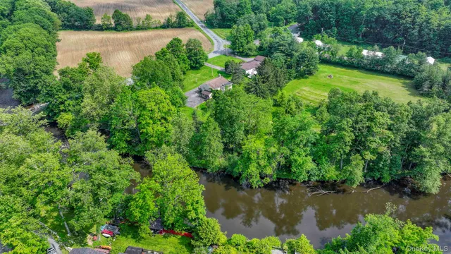 $325,000 | 6 Crawford Street, Pine Bush, NY 12566