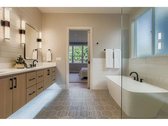 $1,380,000 | 3651 Northwest Lana Place, Portland, OR 97229