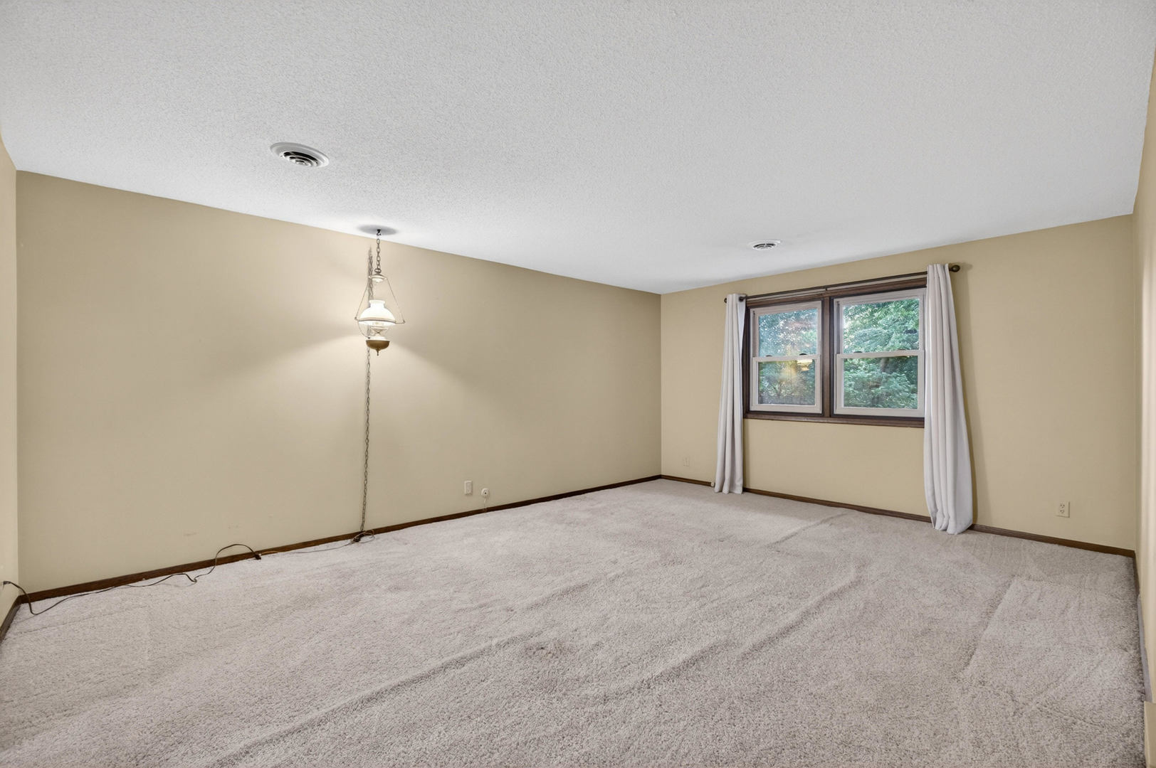 2205 Winding Hill Road Davenport, IA 52807 - Photo 32 of 64