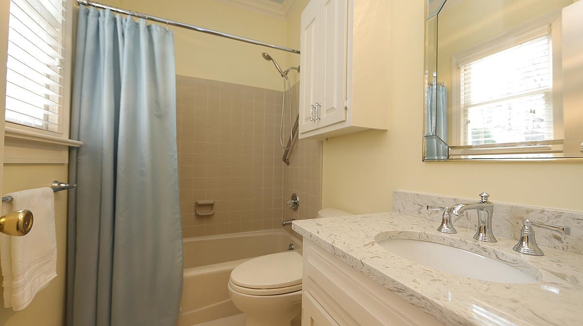 2000 Prescott Place Raleigh, NC 27615 - Photo 28 of 30 Bathroom