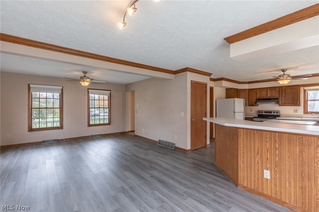 7126 Reynolds Road Mentor, OH 44060 - Photo 7 of 23 Gallery Image 7
