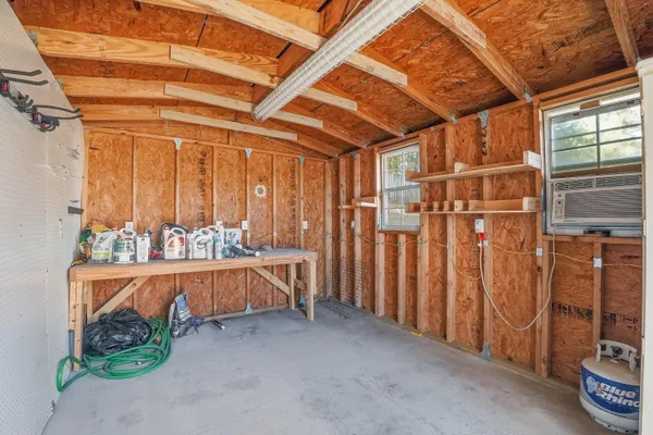 a view of utility room