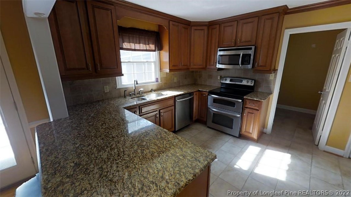 276 Hood Road Lumberton, NC 28358 - Photo 6 of 26 Gallery Image 6
