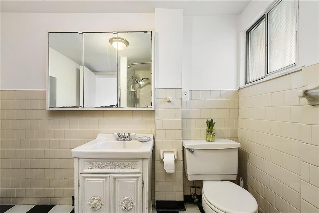 5129 Kent Way Pittsburgh, PA 15201 - Photo 14 of 25 Gallery Image 14