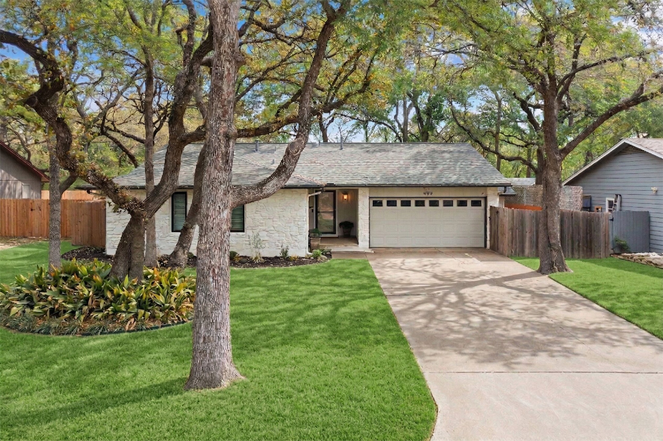 9219 Independence Loop Austin, TX 78748 - Photo 1 of 1 This photo is virtually staged.