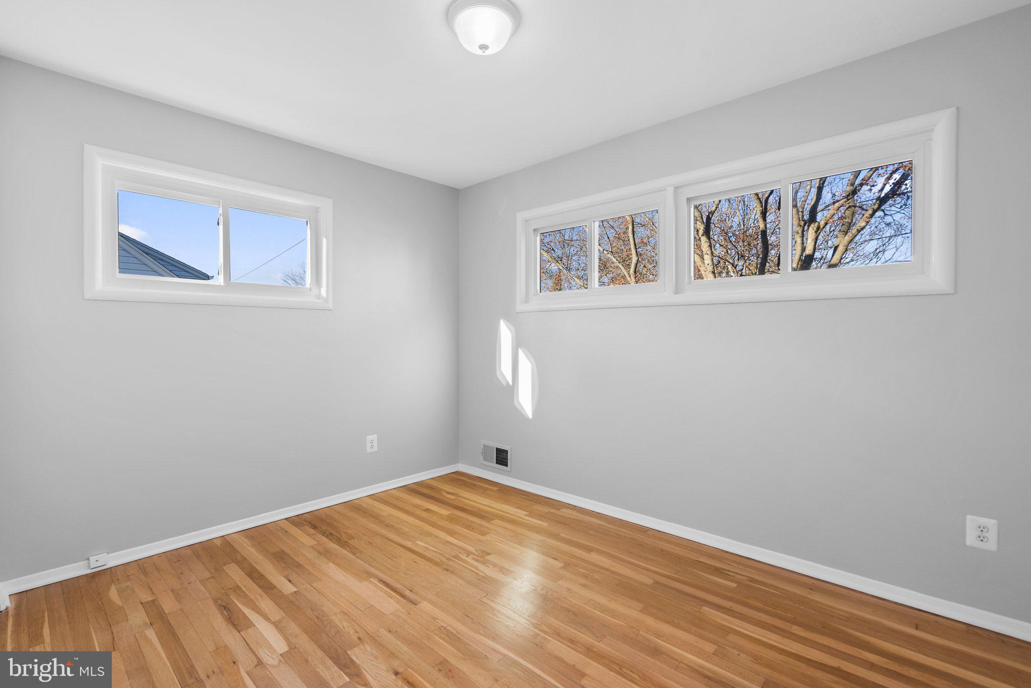 400 Mercer Road Rockville, MD 20852 - Photo 14 of 27 Second Bedroom