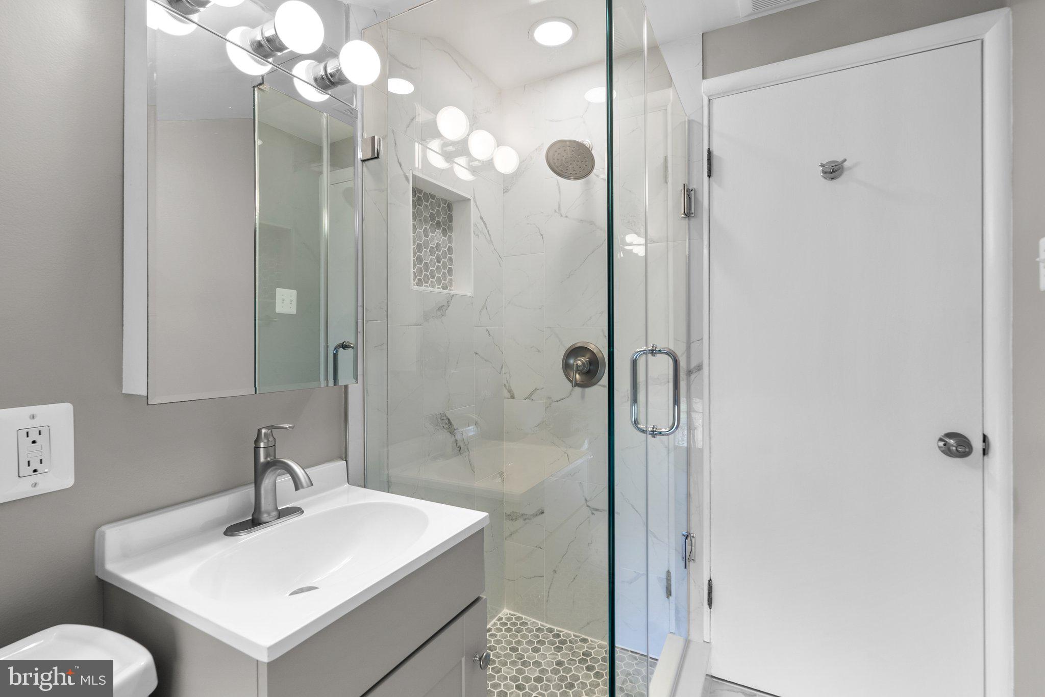 400 Mercer Road Rockville, MD 20852 - Photo 21 of 27 Bathroom Upper Level - Fully Renovated Bathroom