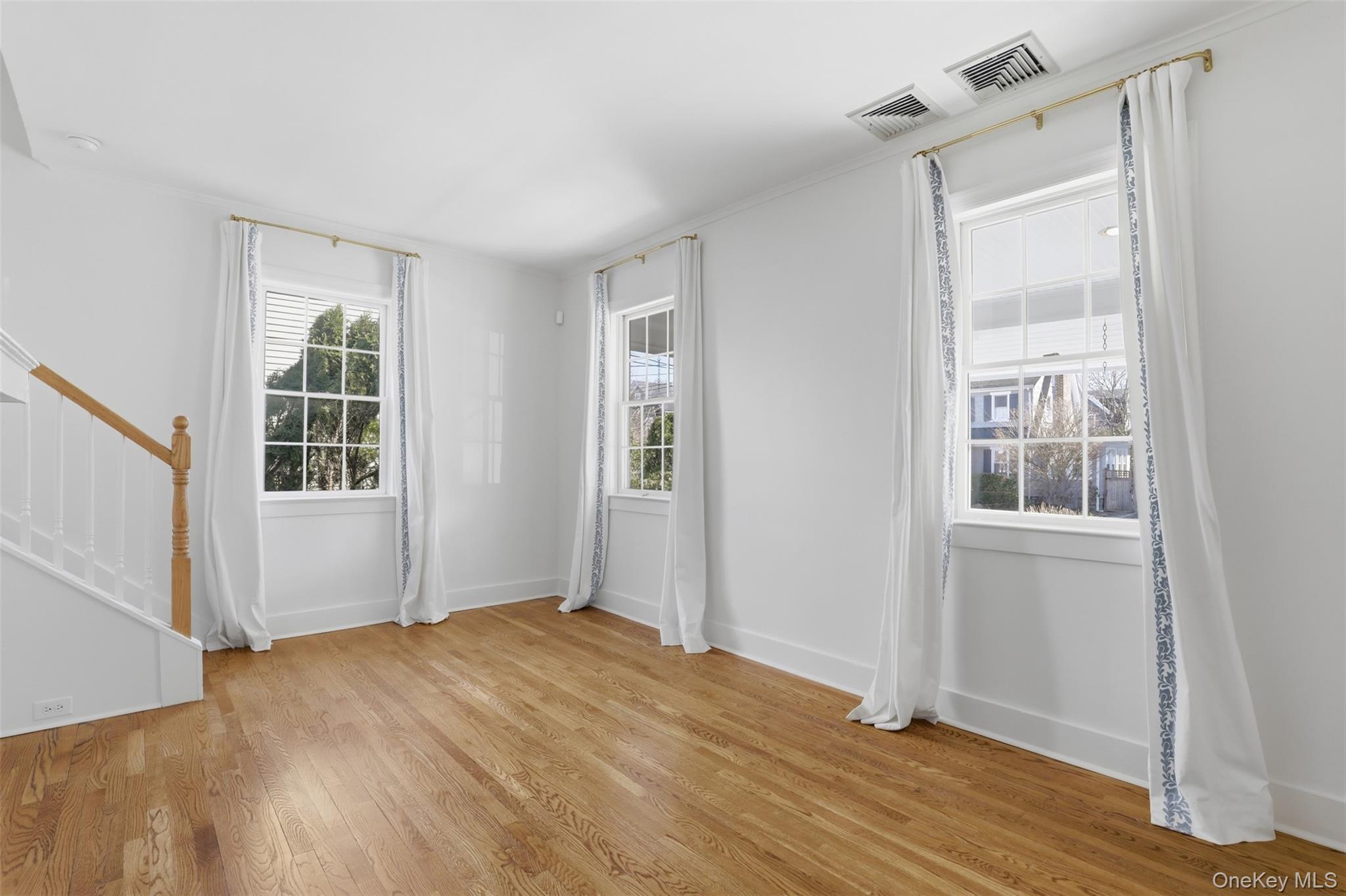 7 Adelaide Street Rye, NY 10580 - Photo 4 of 42