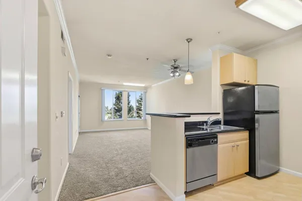 $560,000 | 801 South Winchester Boulevard, Unit 6400, San Jose, CA 95128